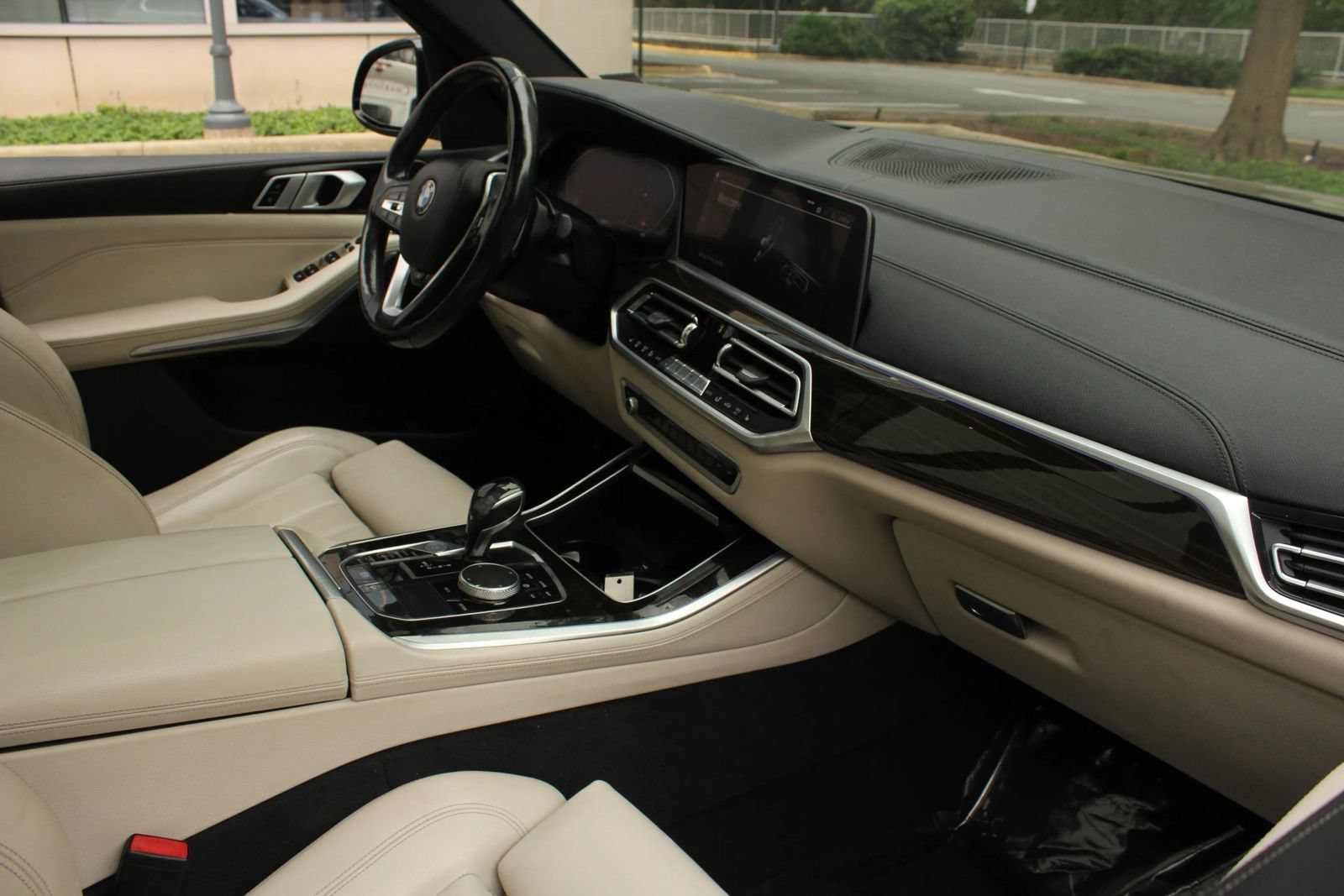 Used 2019 BMW X5 xDrive40i w/ Premium Package 2 AWD/4WD image 28