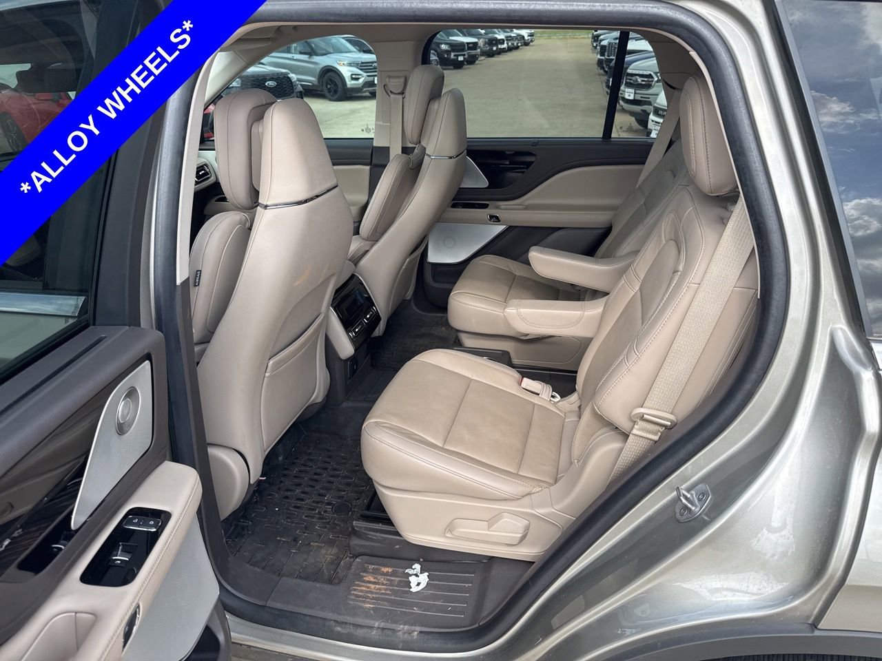Used 2023 Lincoln Aviator Reserve w/ Equipment Group 201A AWD/4WD image 6