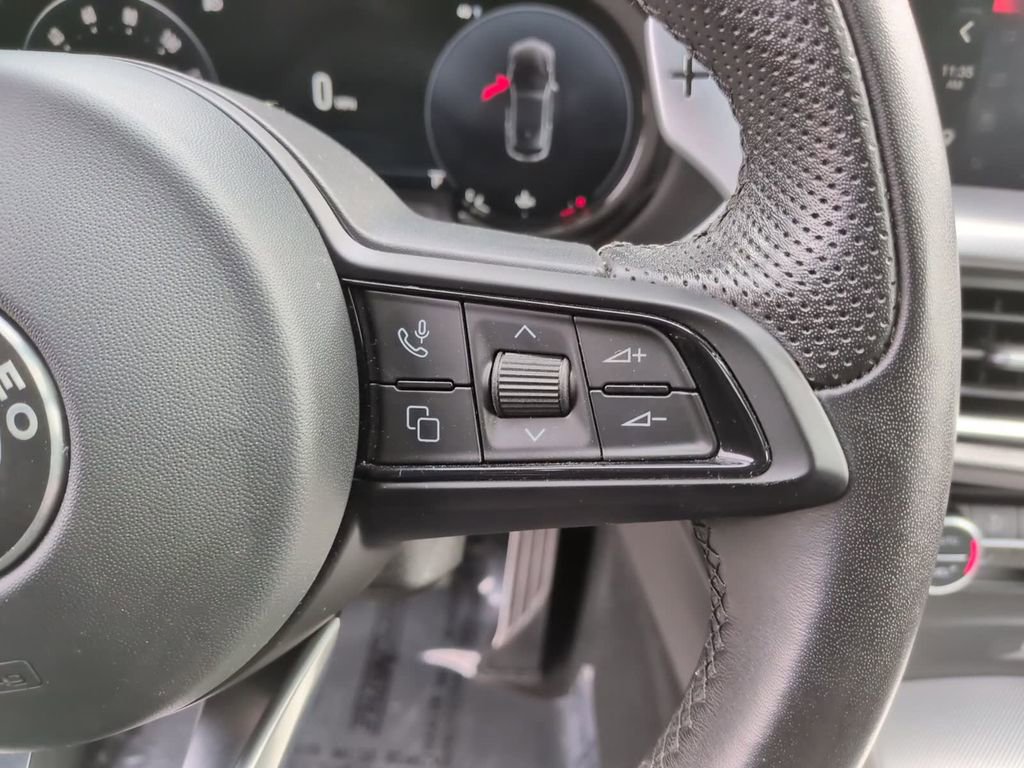 Used 2024 Alfa Romeo Stelvio Veloce image 25