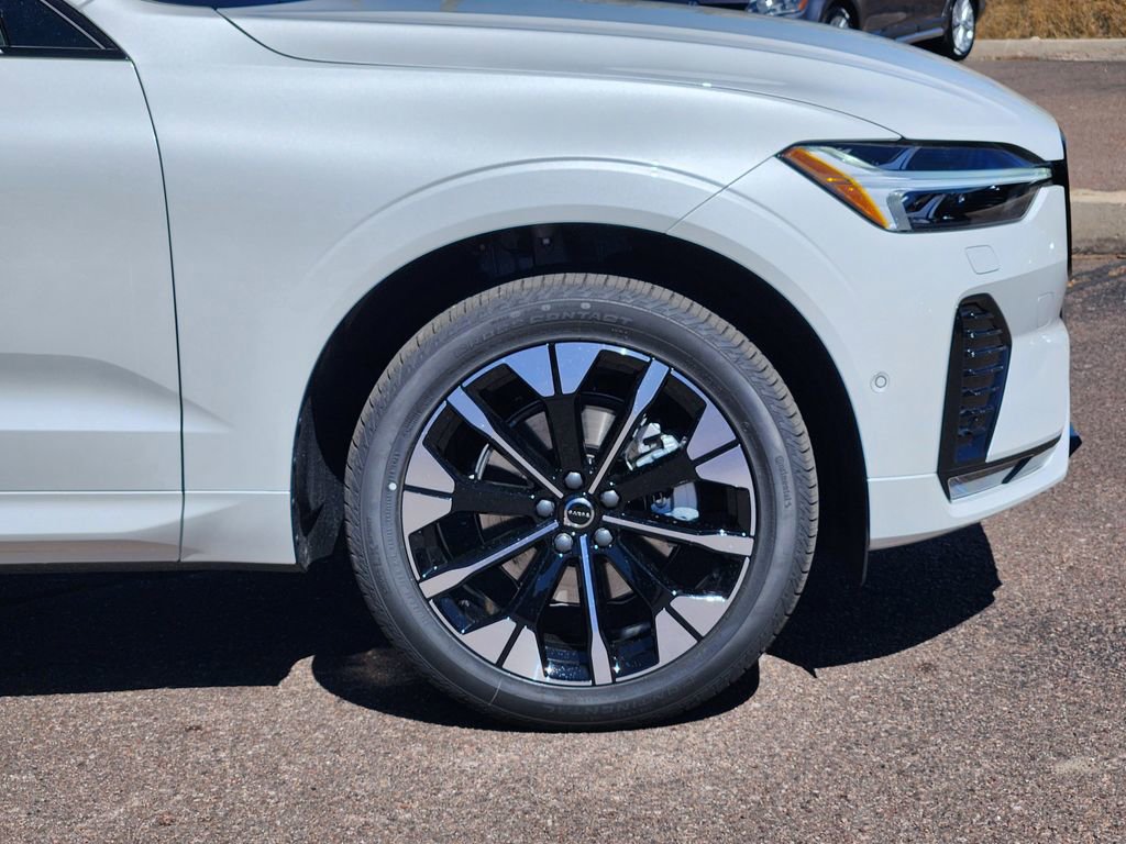 New 2026 Volvo XC60 B5 Plus w/ Climate Package image 28