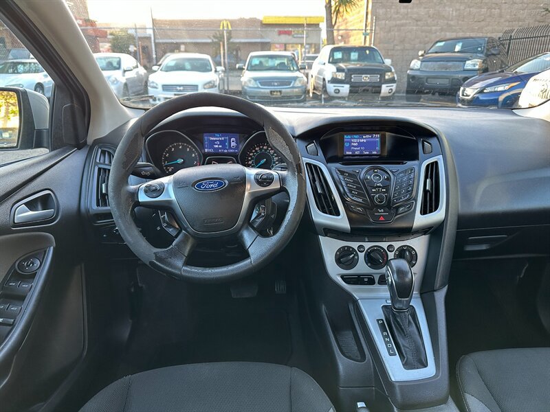 Used 2012 Ford Focus SE FWD image 16