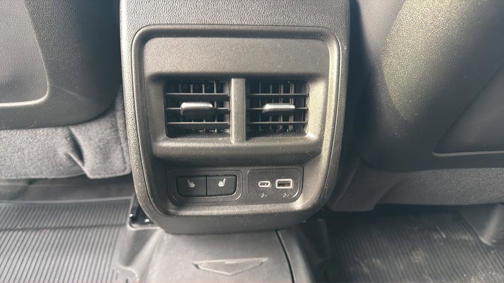 Certified 2025 Cadillac XT4 Premium Luxury w/ Cold Weather Package image 16