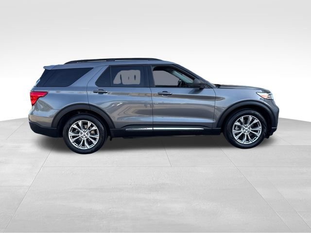 Used 2022 Ford Explorer XLT w/ Equipment Group 202A RWD image 6