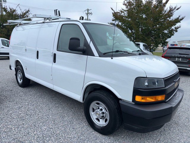 Used 2025 Chevrolet Express 2500 w/ Driver Convenience Package RWD image 5