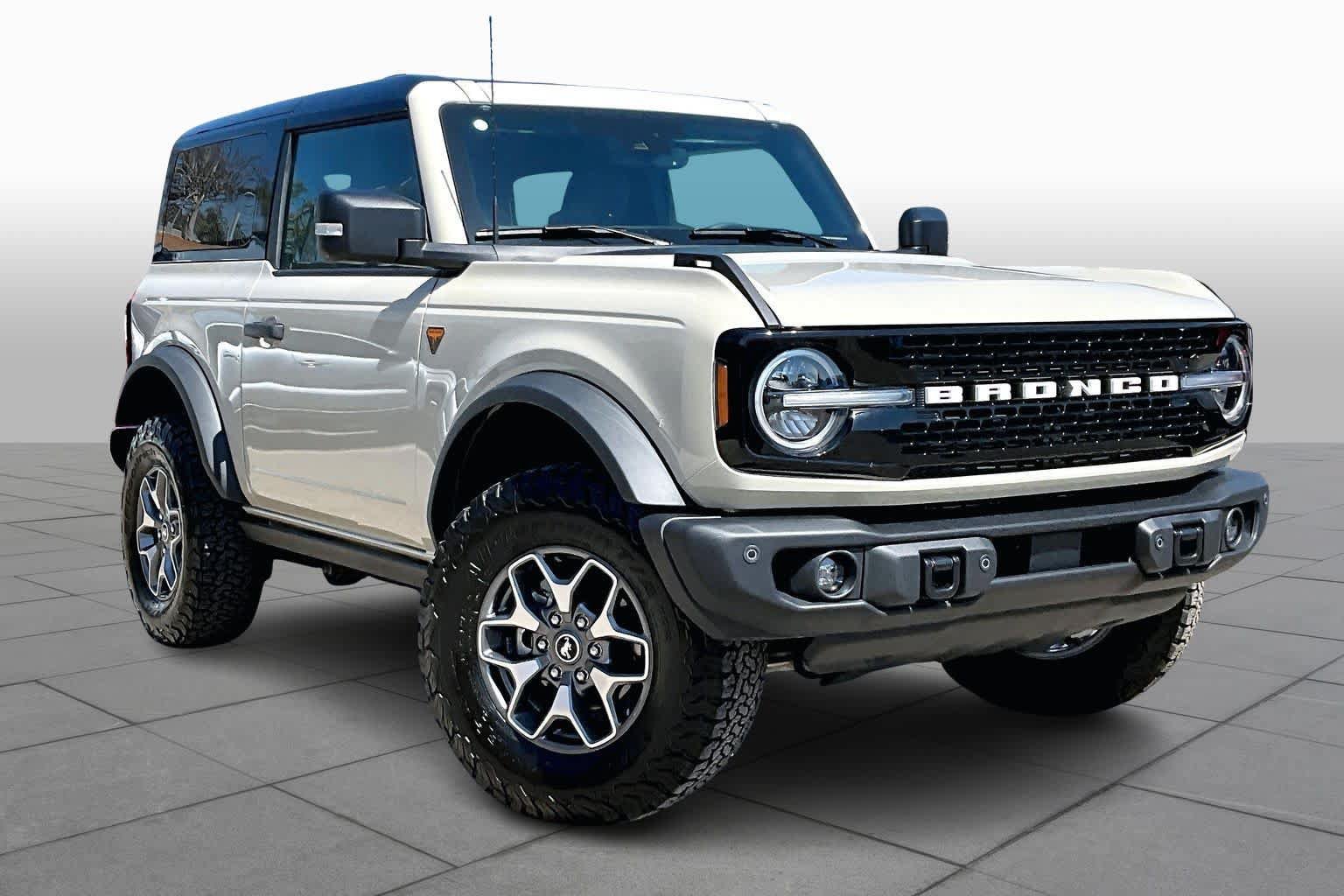 Used 2025 Ford Bronco Badlands AWD/4WD image 4