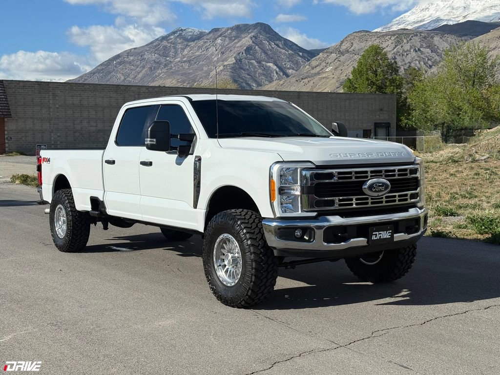 Used 2023 Ford F350 XLT image 1
