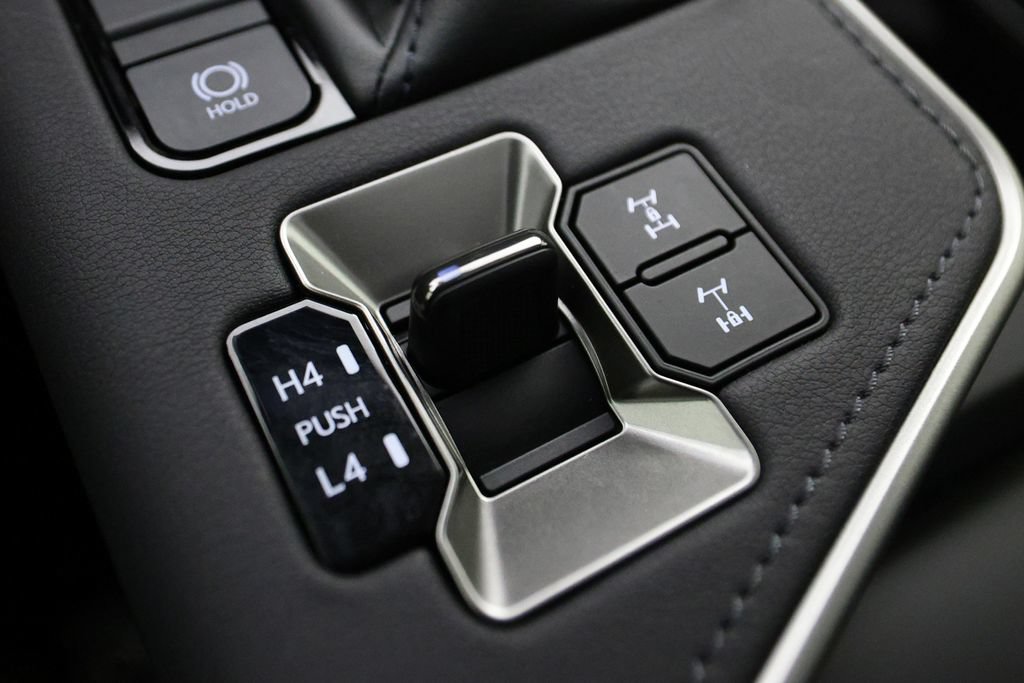 Used 2025 Lexus GX 550 AWD/4WD image 24