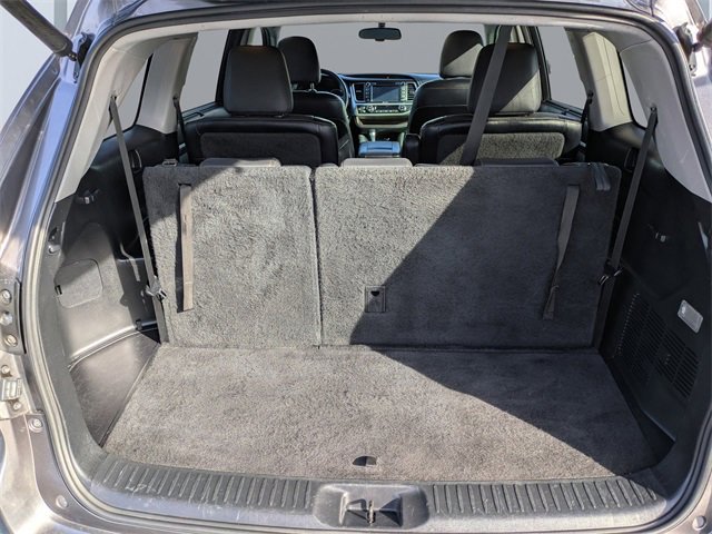 Used 2015 Toyota Highlander Limited image 12