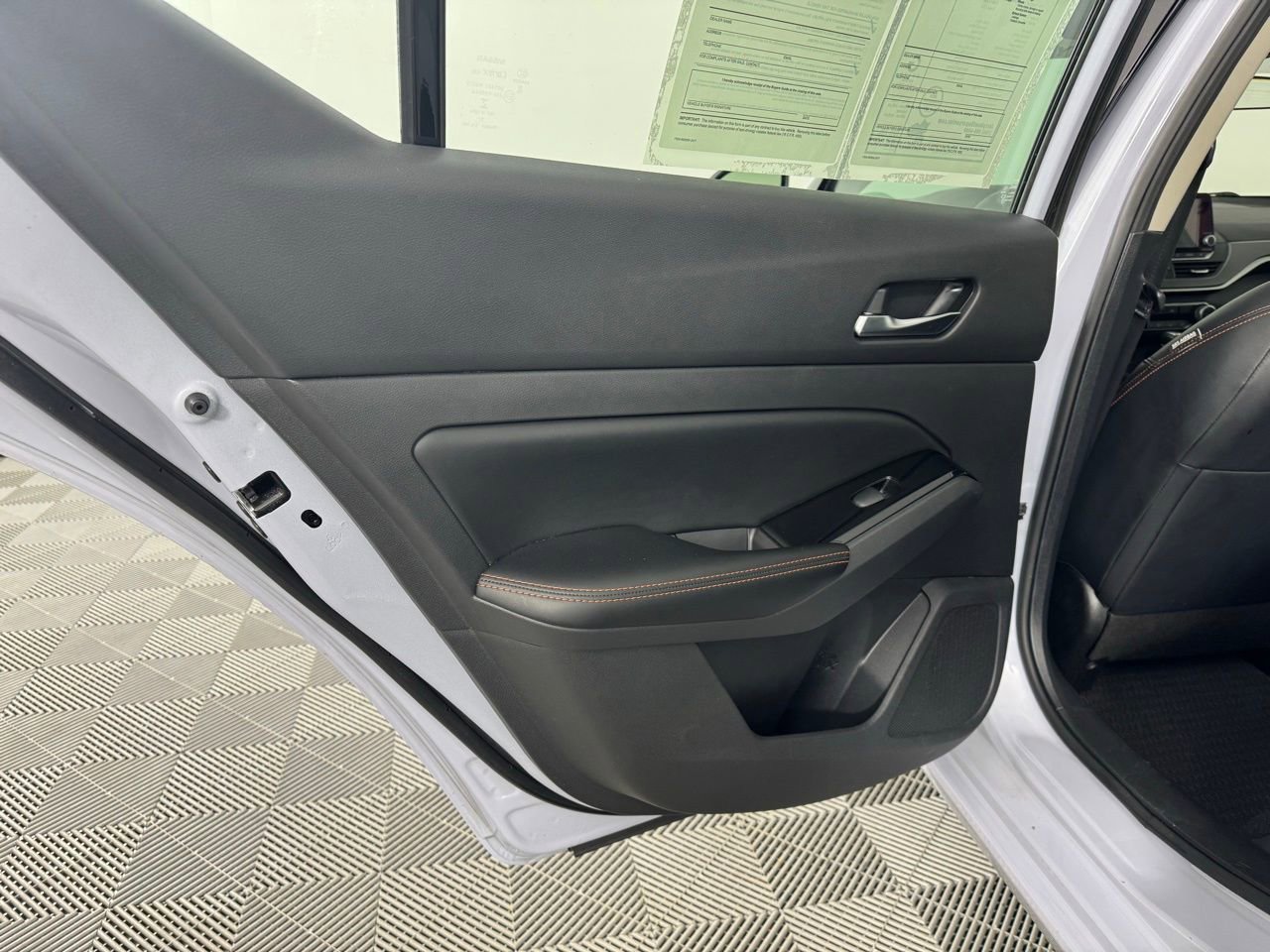 Used 2024 Nissan Altima 2.5 SR image 23