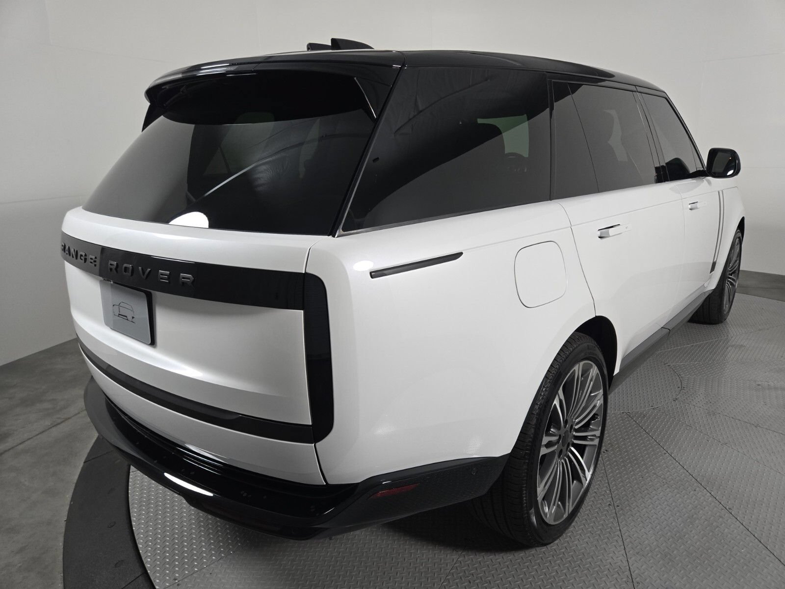 New 2026 Land Rover Range Rover Long Wheelbase Autobiography AWD/4WD image 2