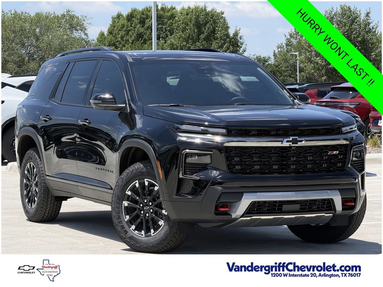 New 2026 Chevrolet Traverse Z71 w/ Enhanced Driving Package AWD/4WD image 2
