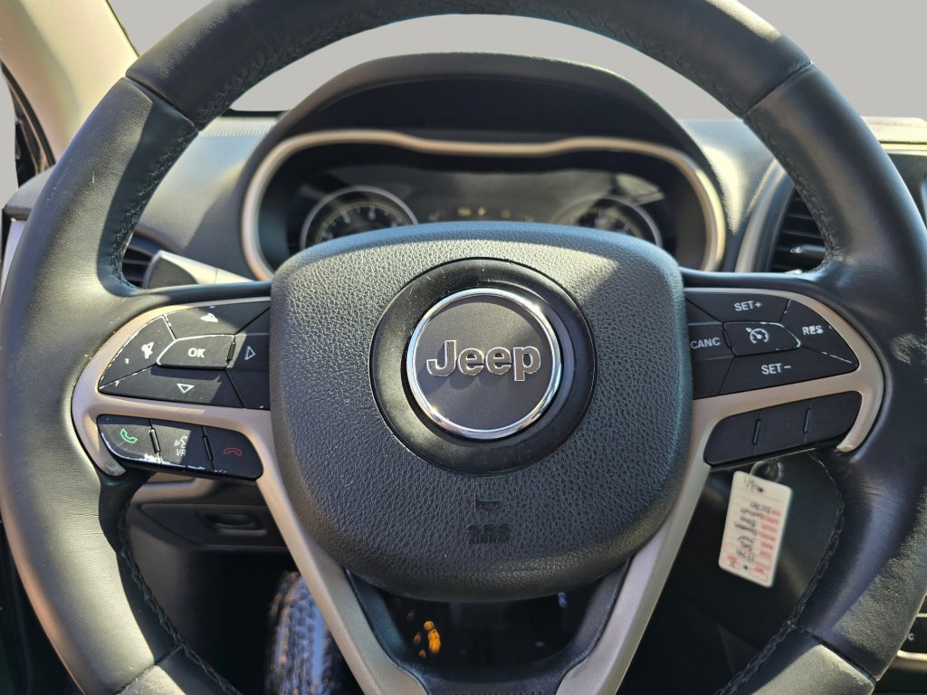Used 2016 Jeep Cherokee Latitude FWD image 5