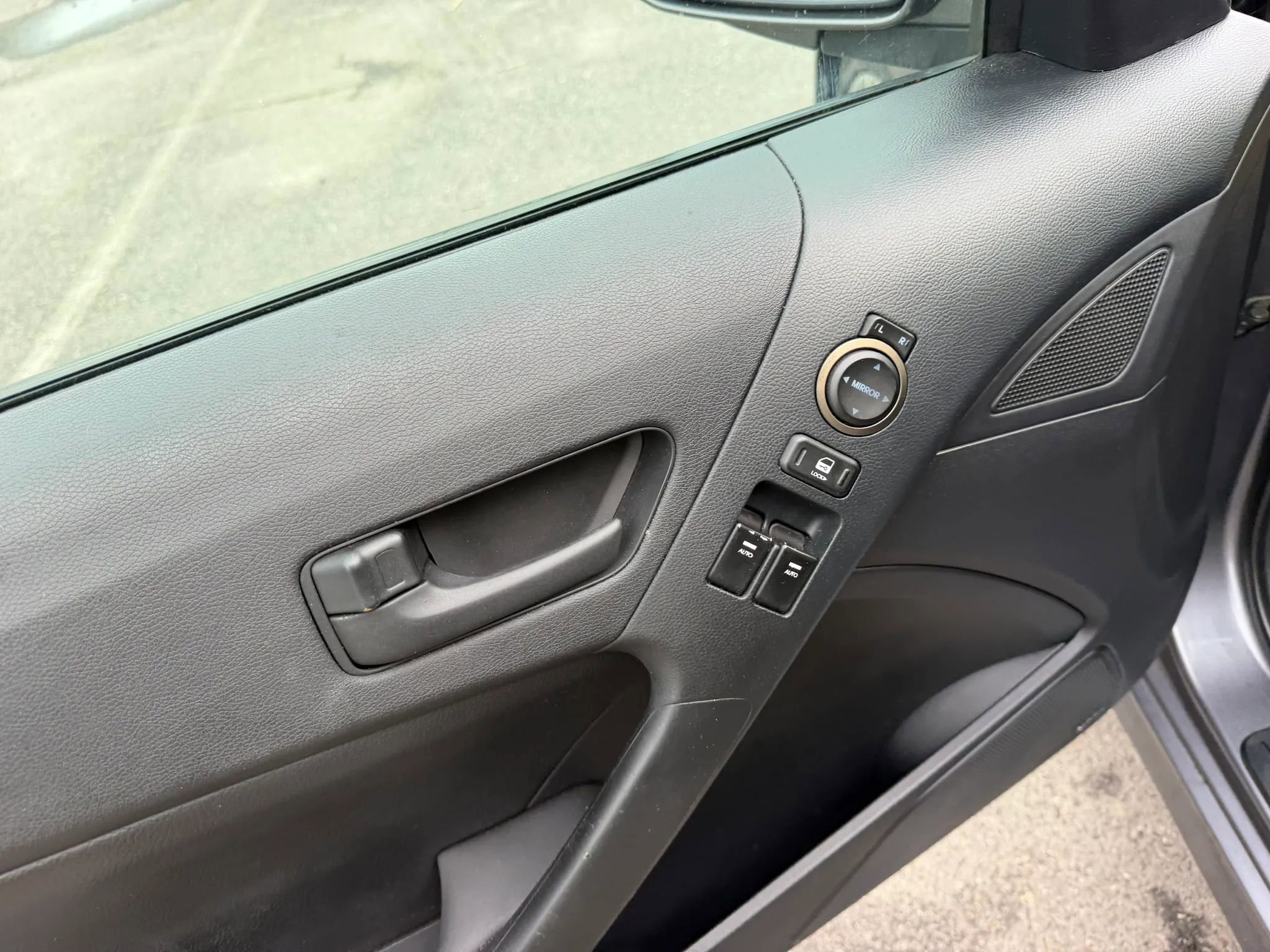 Used 2013 Hyundai Genesis 3.8 RWD image 23