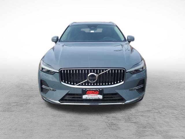Used 2023 Volvo XC60 B5 Ultimate image 2