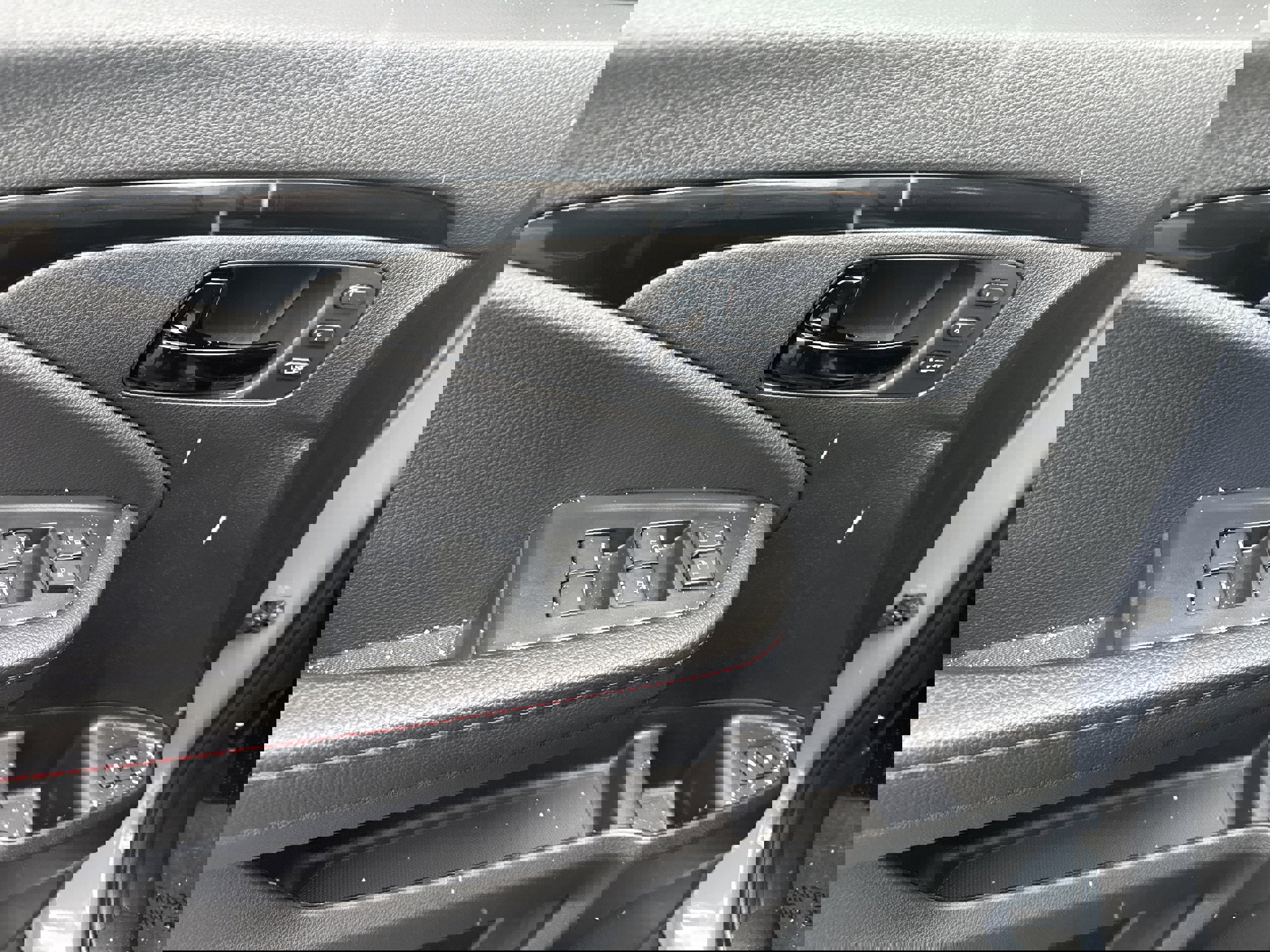 Used 2025 Honda Passport Black Edition image 7