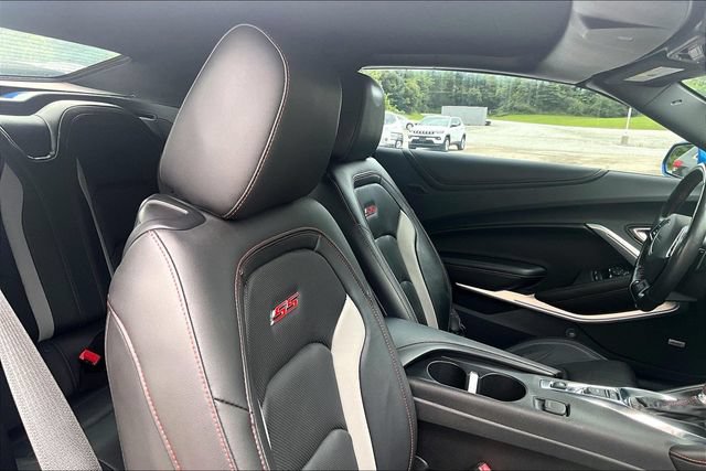 Used 2018 Chevrolet Camaro SS RWD image 7