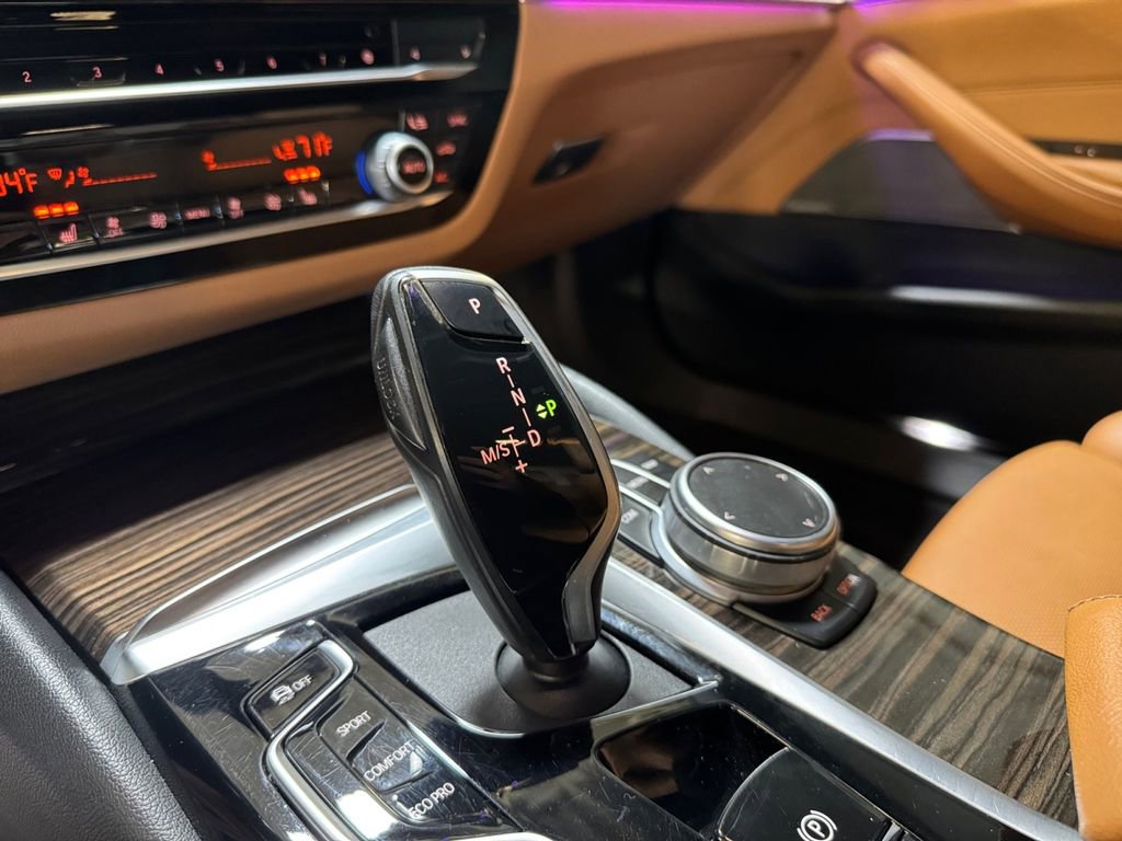 Used 2022 BMW 530i xDrive w/ Premium Package image 21