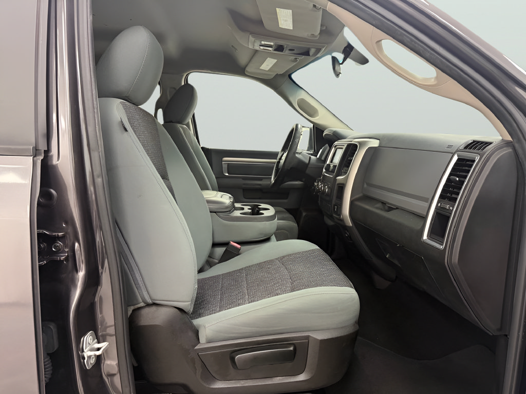 Used 2019 RAM 1500 Classic SLT AWD/4WD image 12
