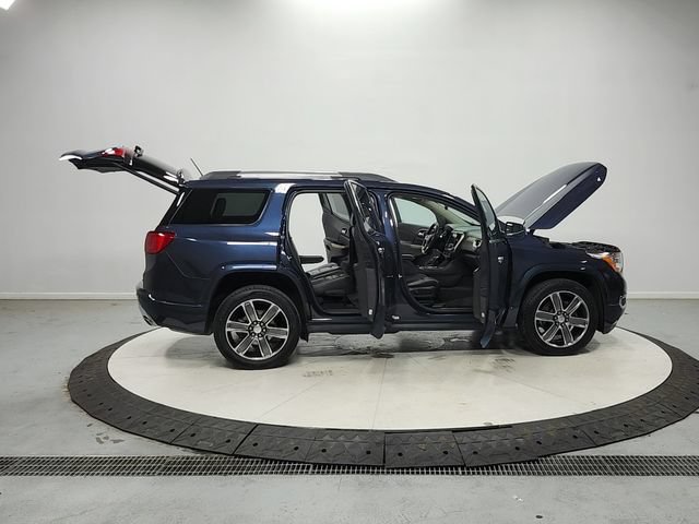 Used 2018 GMC Acadia Denali w/ Technology Package AWD/4WD image 17