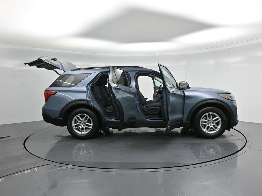Certified 2025 Ford Explorer Active image 5