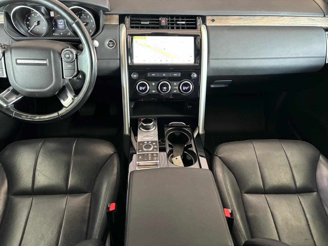 Used 2017 Land Rover Discovery HSE AWD/4WD image 10