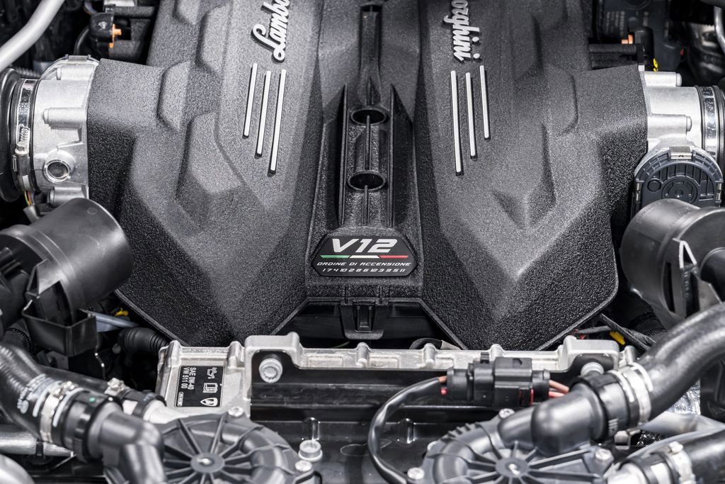 Used 2025 Lamborghini Revuelto image 55