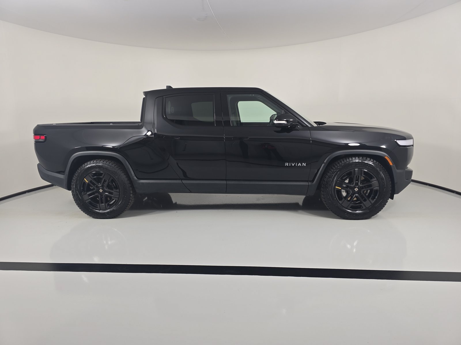 Used 2024 Rivian R1T Adventure Dual AWD/4WD image 6
