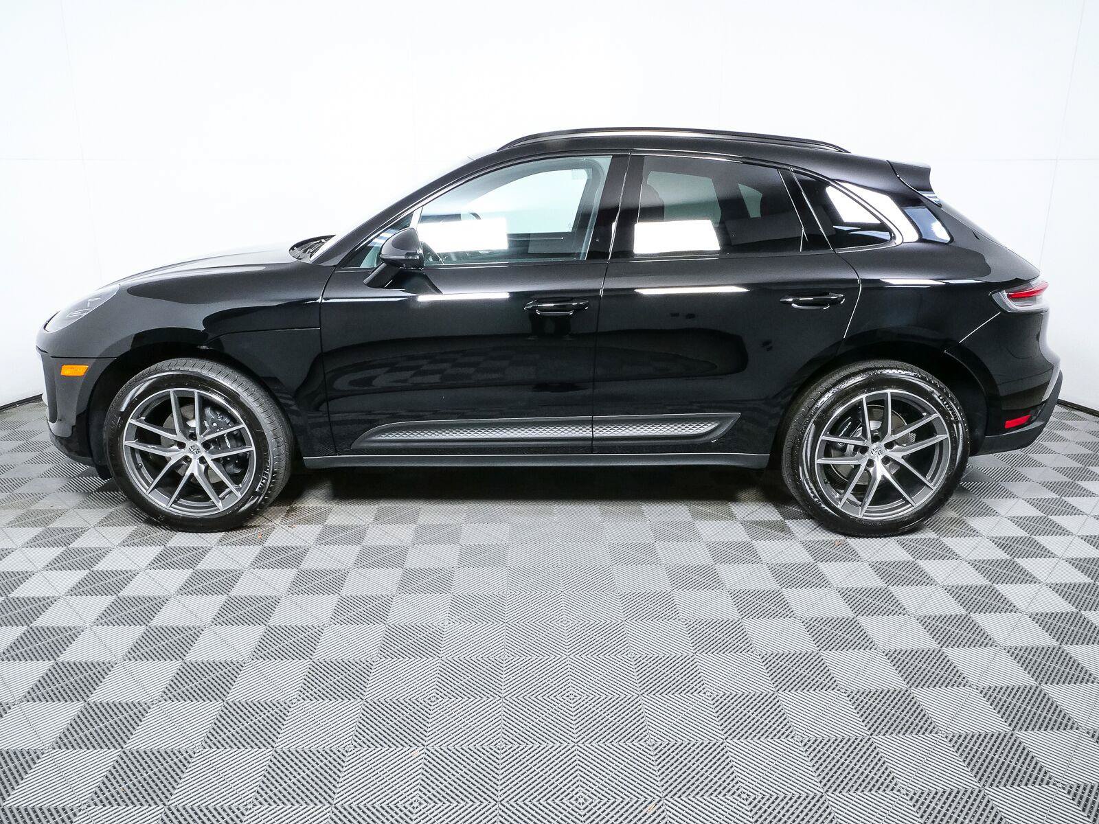 New 2026 Porsche Macan Turbo AWD/4WD image 2