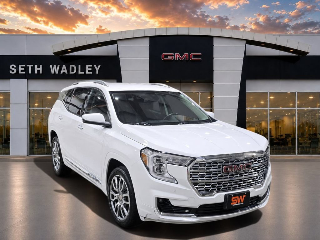 Used 2024 GMC Terrain Denali AWD/4WD image 1