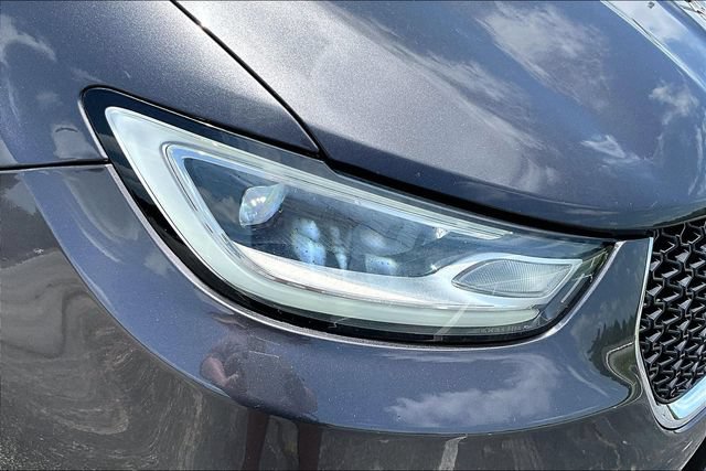 Used 2023 Chrysler Pacifica Touring-L FWD image 32