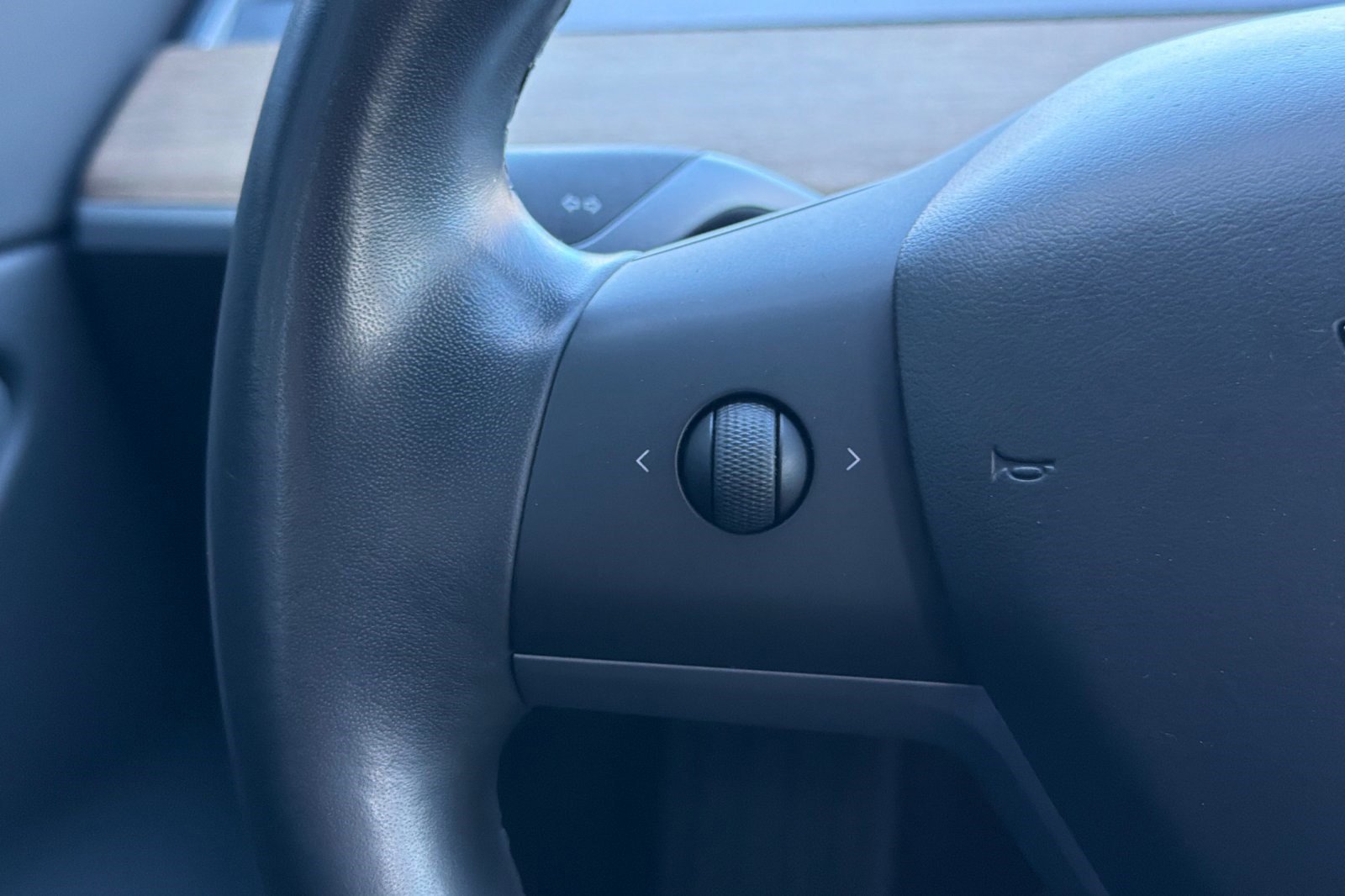 Used 2018 Tesla Model 3 Long Range image 29