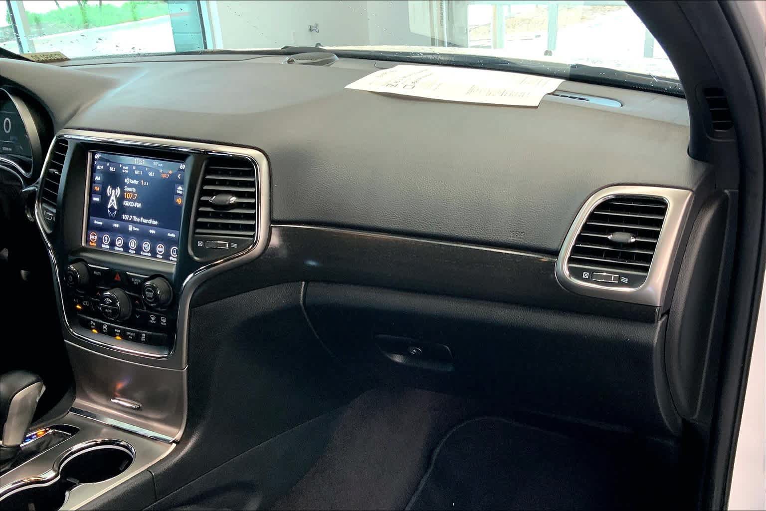 Used 2018 Jeep Grand Cherokee Altitude RWD image 18
