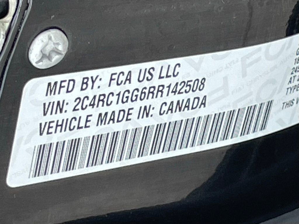 Used 2024 Chrysler Pacifica Limited image 36