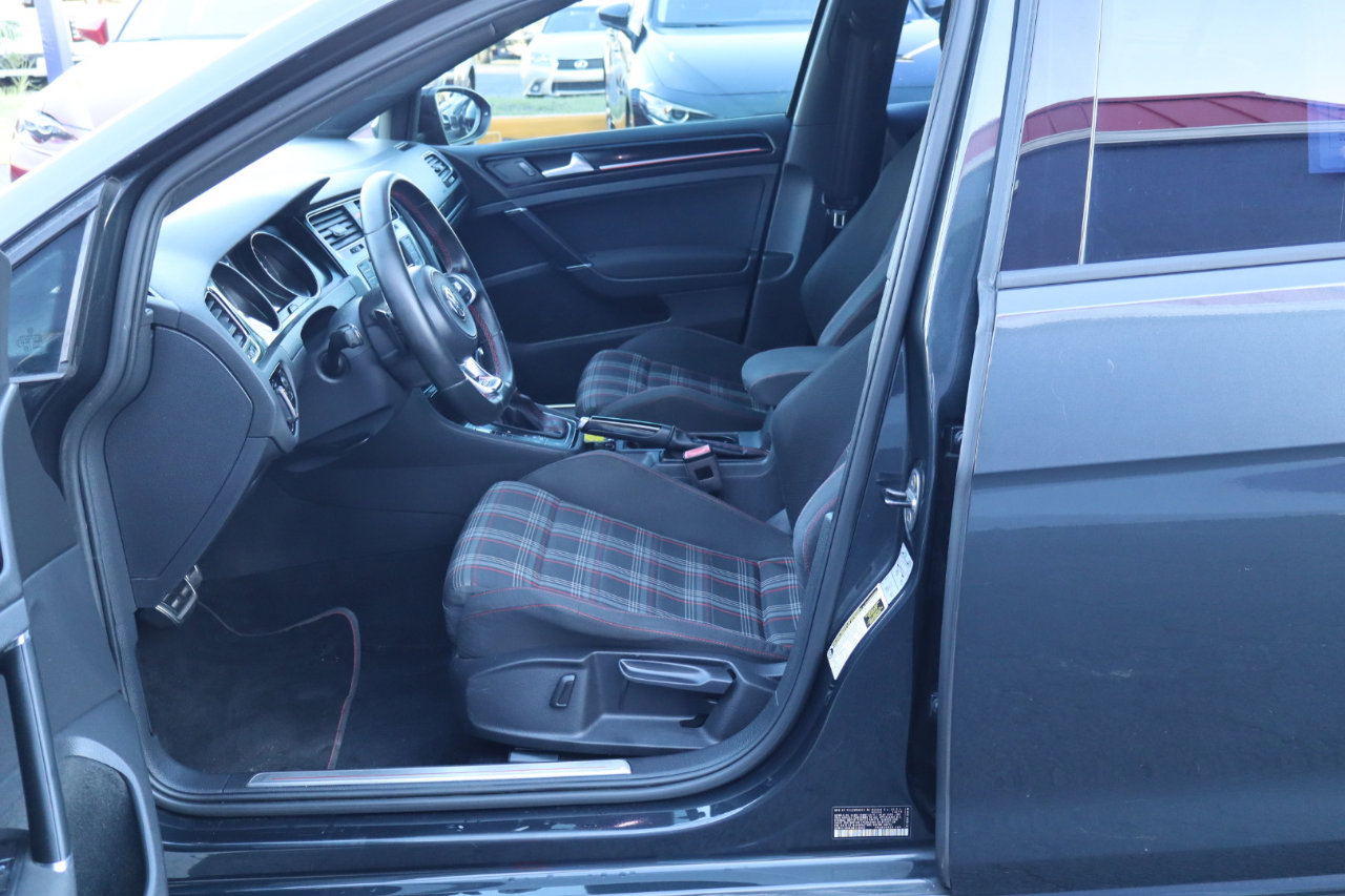 Used 2017 Volkswagen GTI Sport image 15
