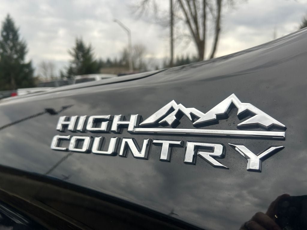 Used 2022 Chevrolet Silverado 1500 High Country w/ Technology Package AWD/4WD image 35