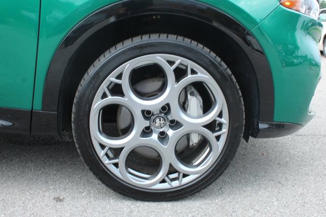 Used 2025 Alfa Romeo Tonale AWD/4WD image 38