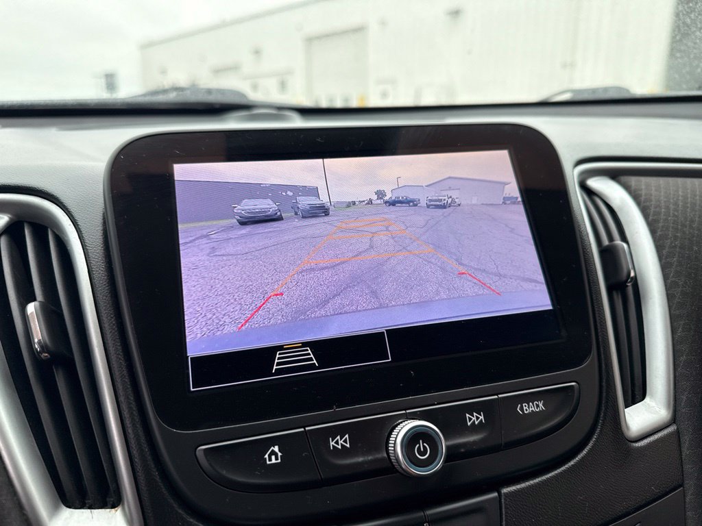 Used 2023 Chevrolet Malibu LS FWD image 16