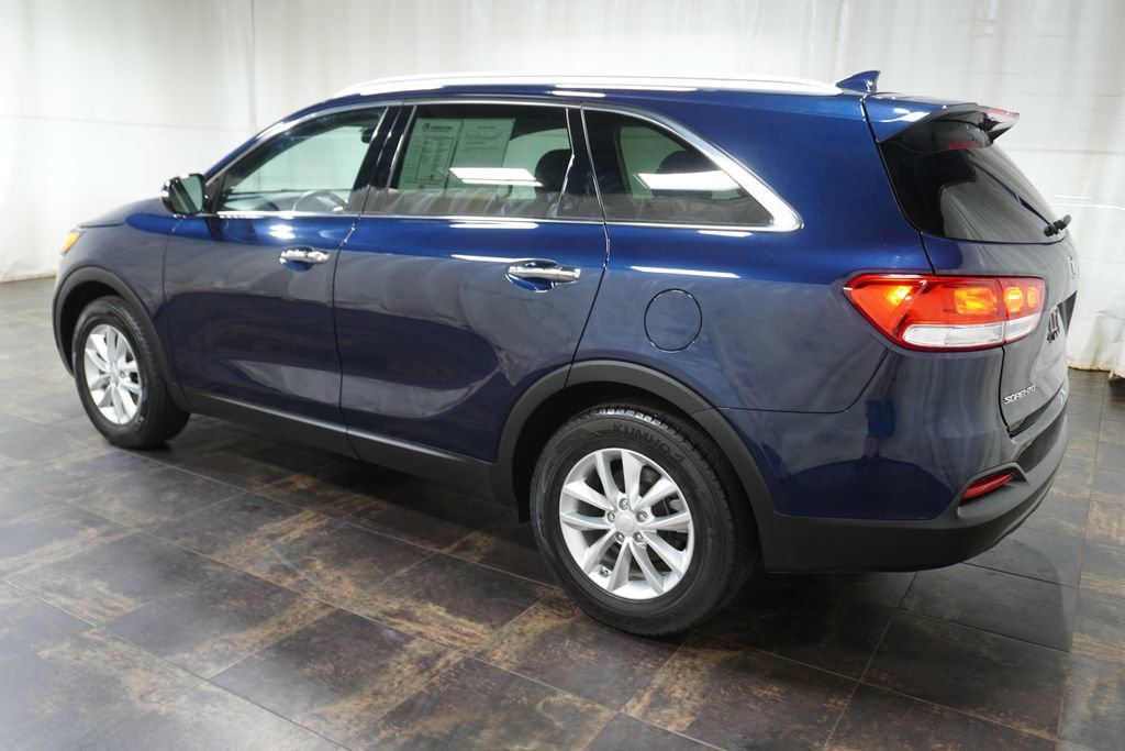 Used 2017 Kia Sorento FWD w/ LX Convenience Package image 5