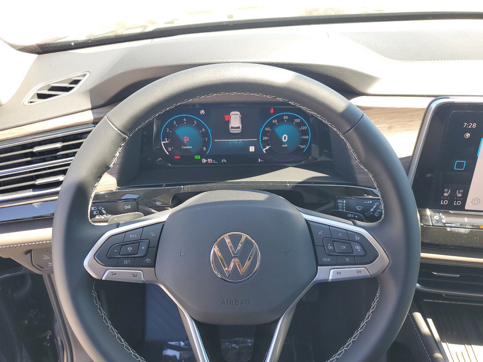 New 2025 Volkswagen Atlas SEL image 29