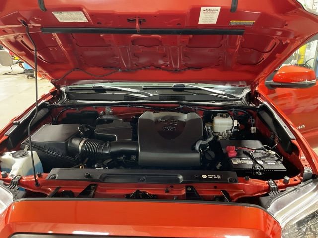 Used 2017 Toyota Tacoma TRD Off-Road w/ Tow Package (A/T) image 19