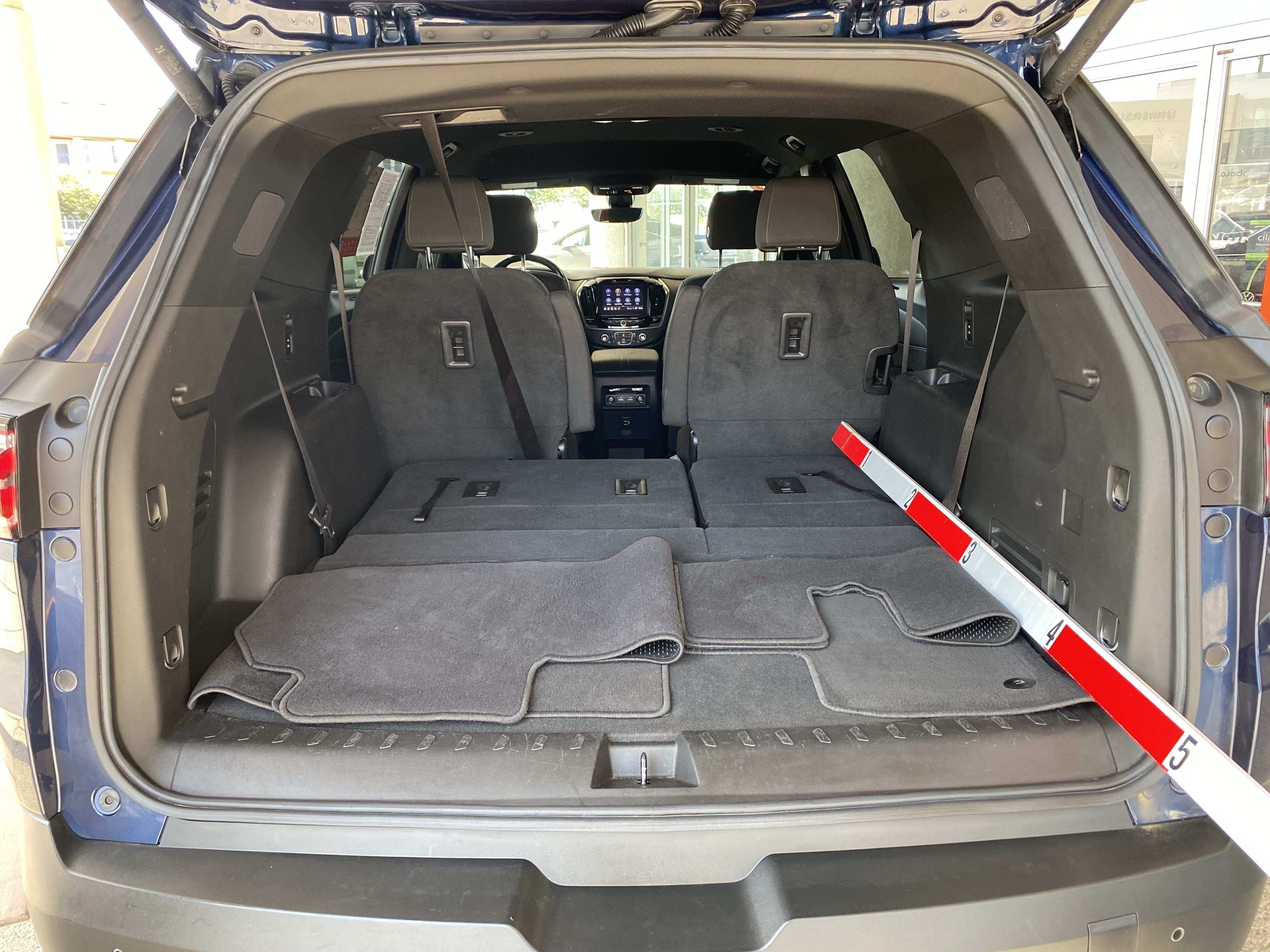 Used 2022 Chevrolet Traverse LT FWD image 17
