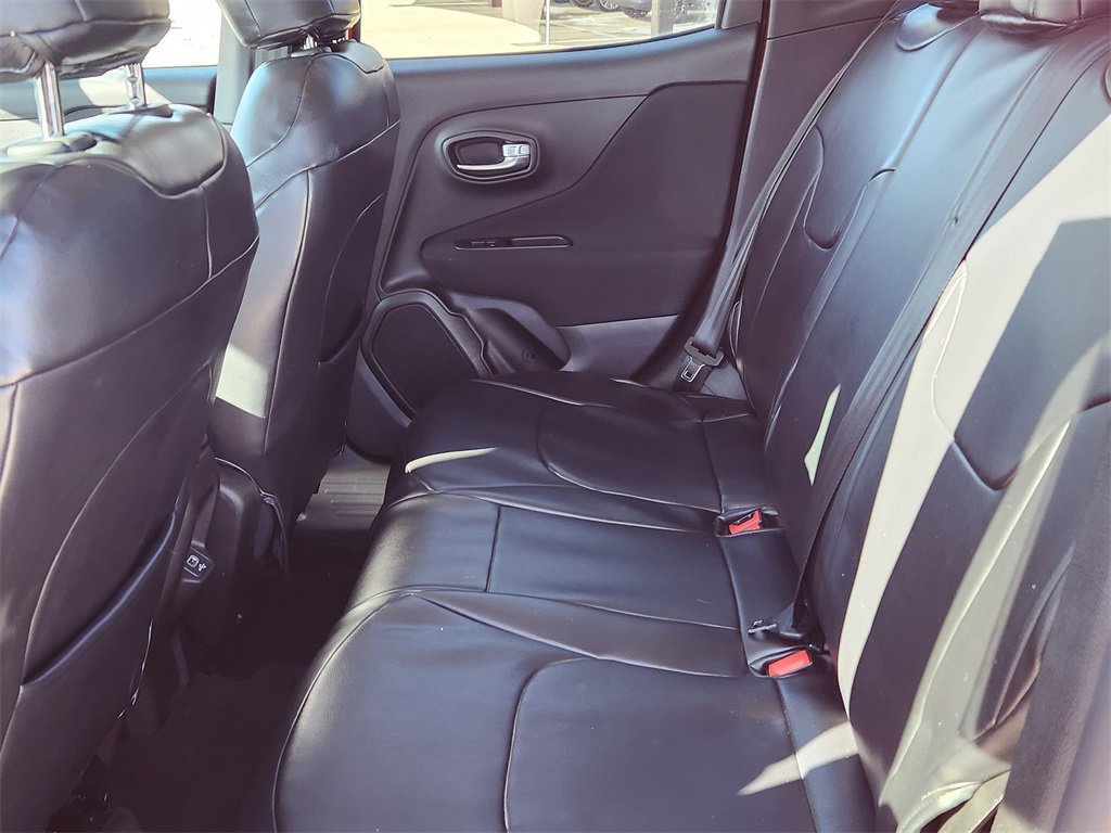 Used 2020 Jeep Renegade Latitude w/ Cold Weather Group image 10