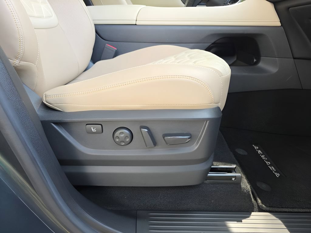 Used 2025 Nissan Armada Platinum Reserve AWD/4WD image 15