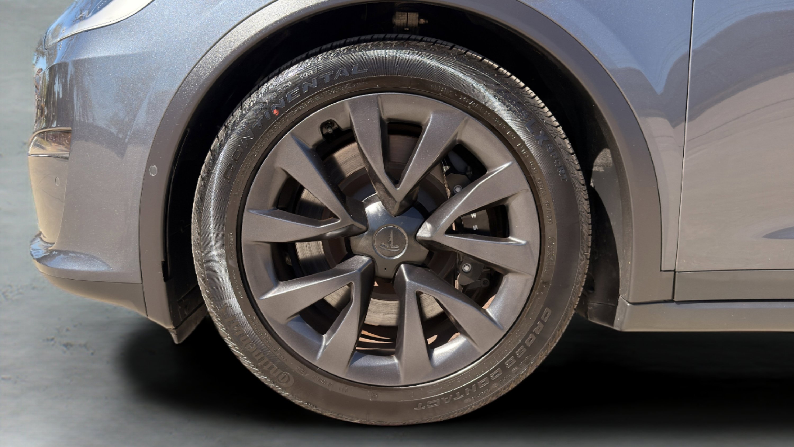 Used 2022 Tesla Model X Plaid image 11