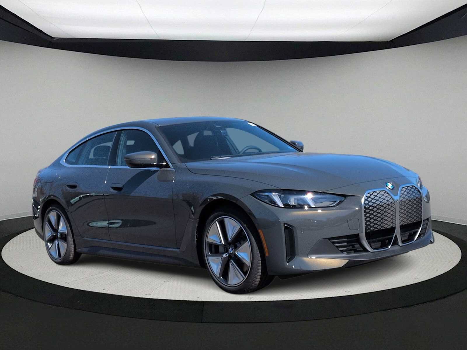 Used 2026 BMW i4 xDrive40i w/ Premium Package AWD/4WD image 2