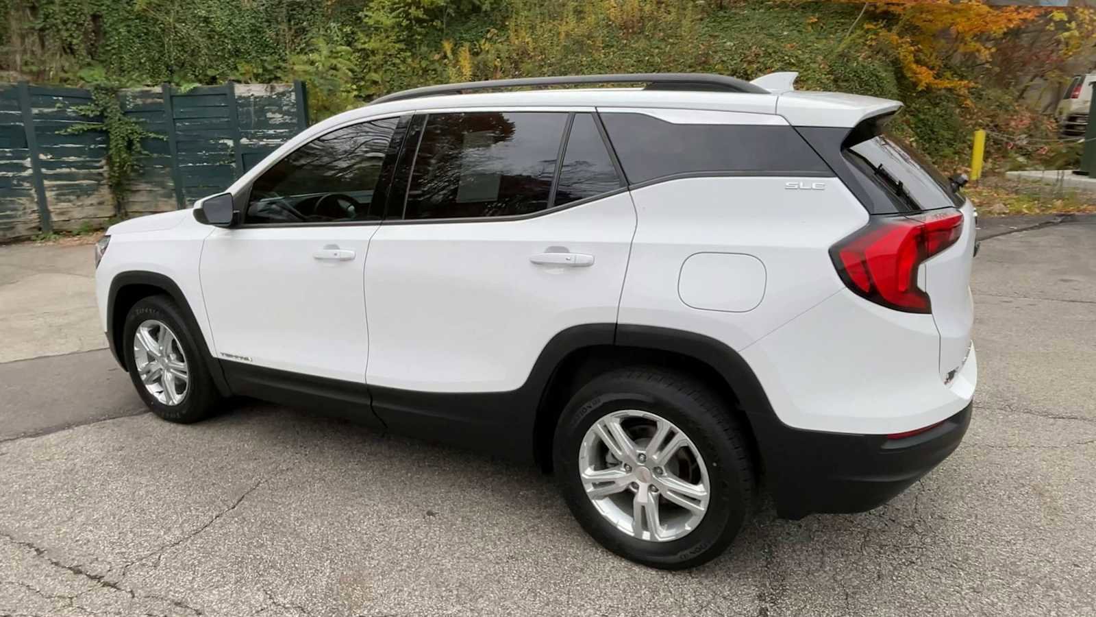 Certified 2020 GMC Terrain SLE w/ Driver Convenience Package image 6