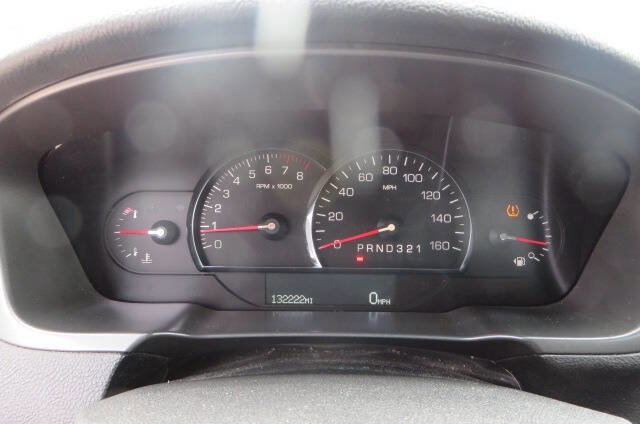 Used 2010 Cadillac DTS Luxury FWD image 19