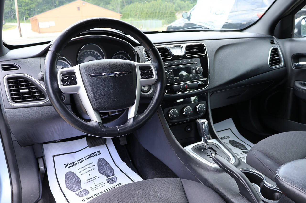 Used 2013 Chrysler 200 Touring FWD image 26