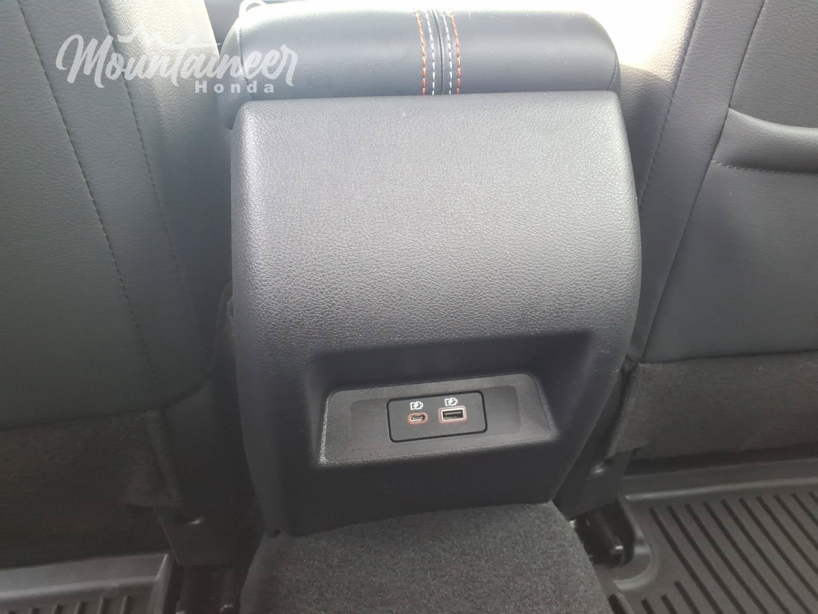 Used 2025 Nissan Altima 2.5 SR w/ SR Premium Package AWD/4WD image 32