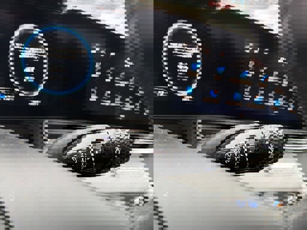 Certified 2022 Hyundai Elantra Limited image 35